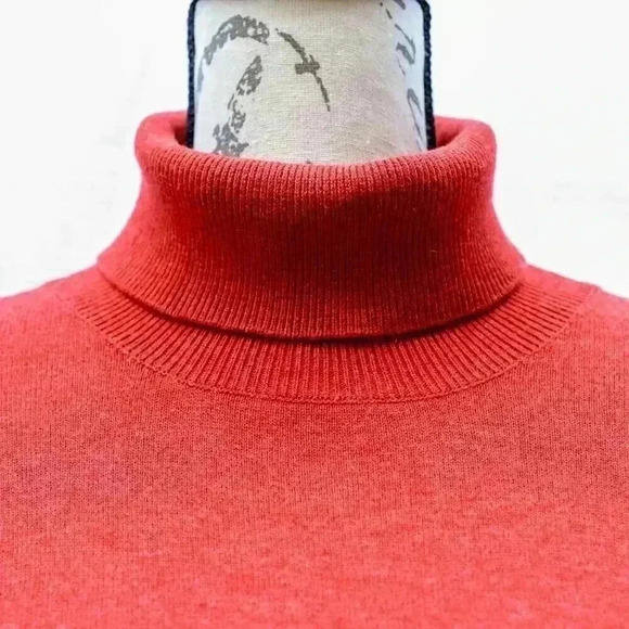 Orvis Charles F. Orvis Size XL wool/cashmere rust colored long sleeve turtle nec - Picture 2 of 11